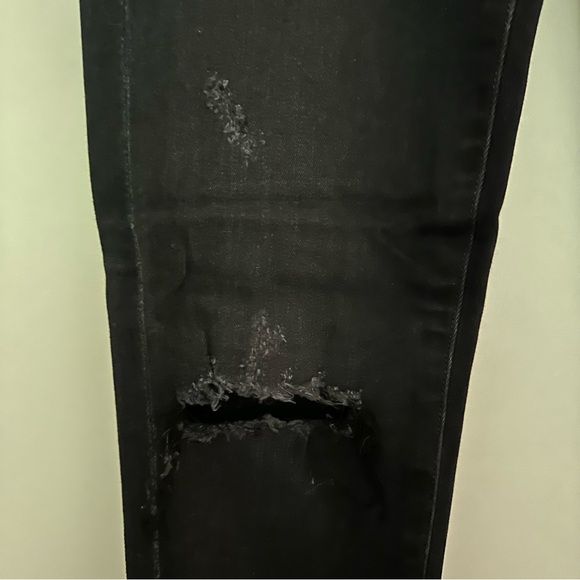 Citizens of Humanity “Rocket” high rise skinny in distressed black in size 26. - Picture 7 of 11